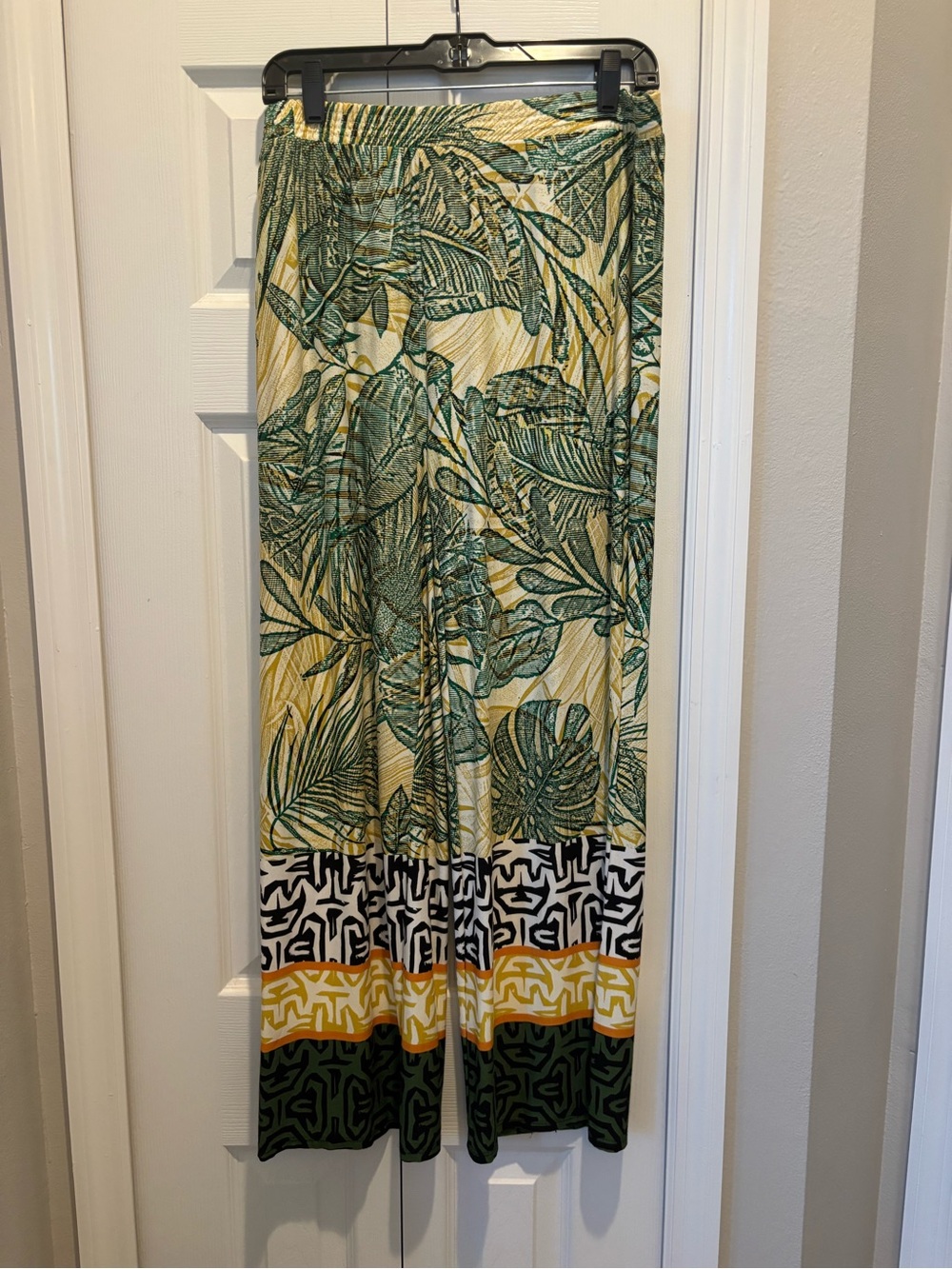 Peck & Peck Green and Yellow Tropical Print Pants